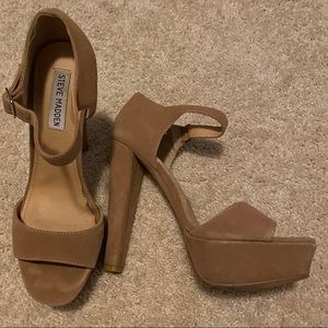 Steve Madden Tan Stacked heel
